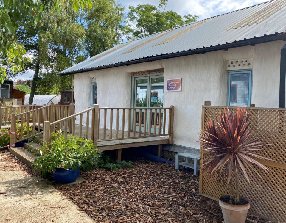 Oxfordshire Recovery College straw bale building. Room bookings.